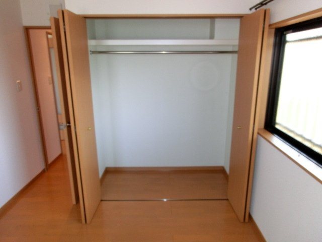 パレスウエストヒルズ 収納
