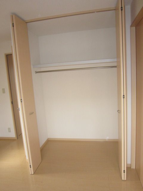 ローズコート岩根　Ａ 収納