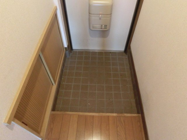 第2ヒルハイツ浅井 玄関