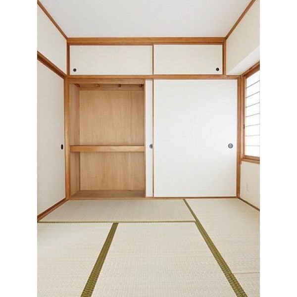 スカイヒルズ植田 収納