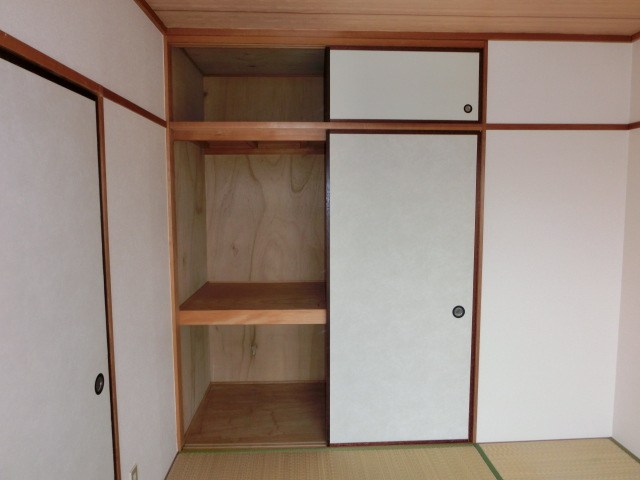 鈴の木ハイツC 収納