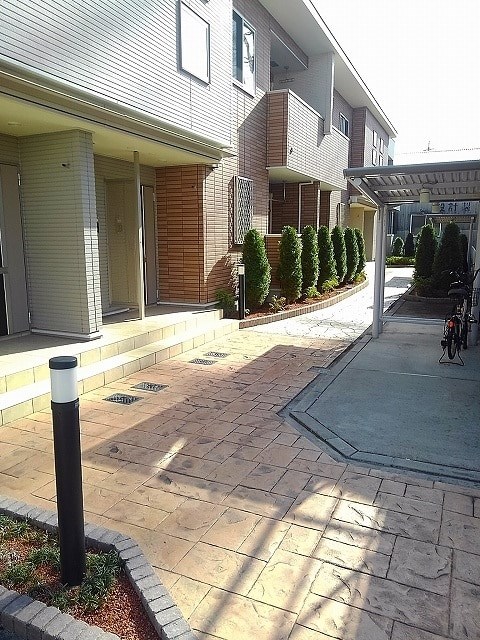 アビタシオン寅新田 エントランス