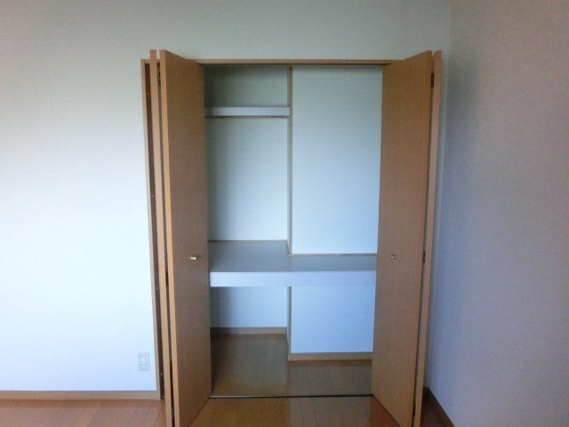 グランソレイユ水広 収納