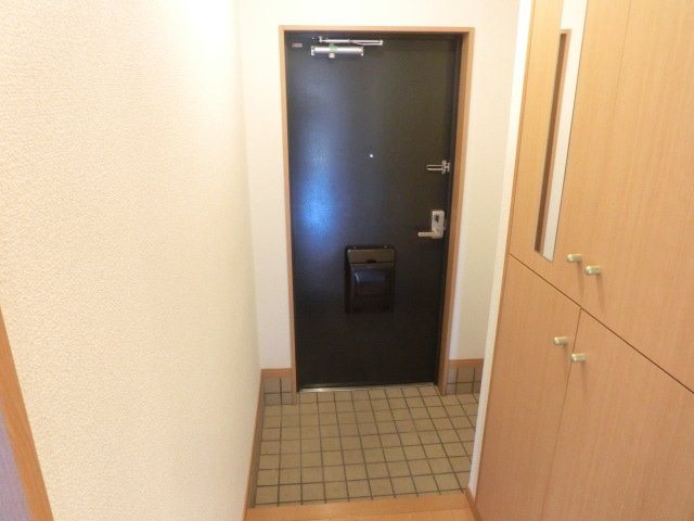 グランソレイユ水広 玄関