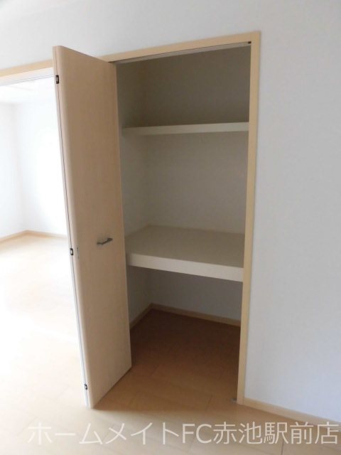 フラットツー 収納