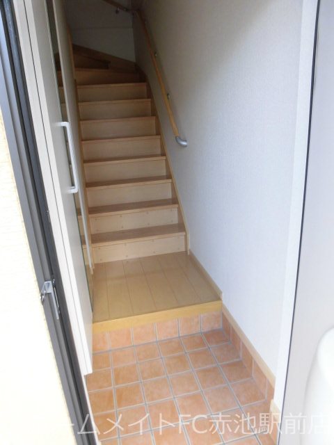 フラットツー 玄関