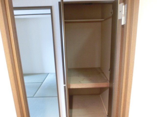 グローリア壱番館 収納