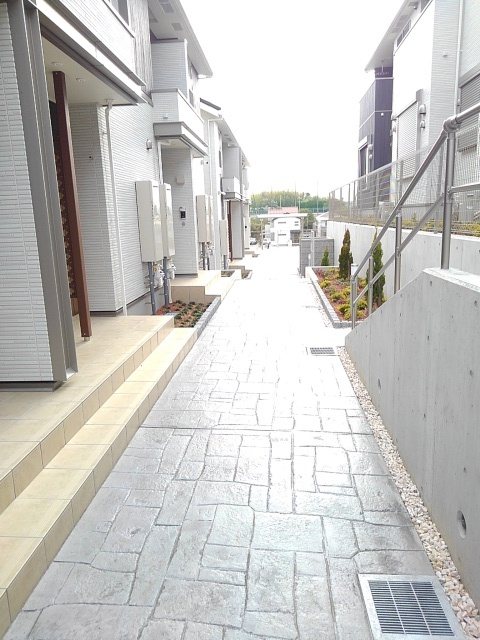 カーサコリーナⅢ エントランス