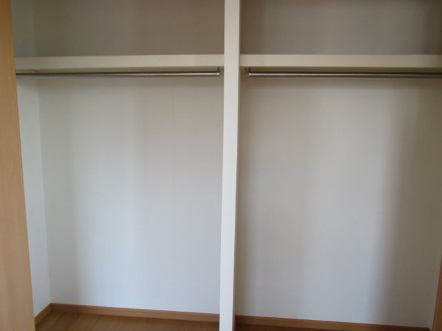 クレセント中ノ坪 収納