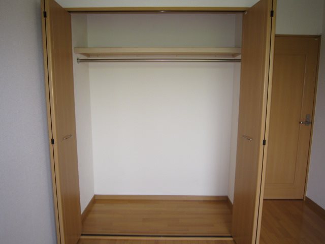 グレイスナルミ 収納