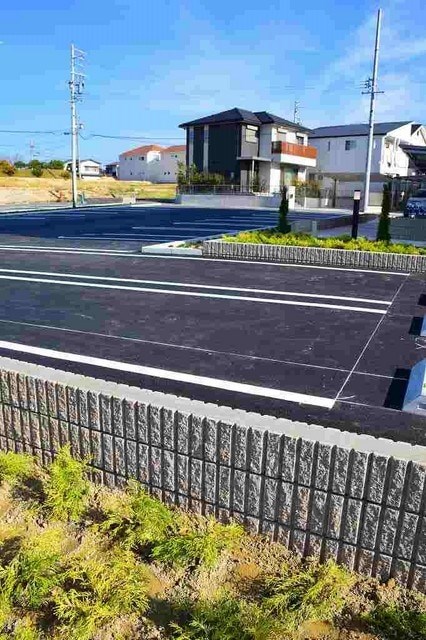 ミルベネフィス 駐車場