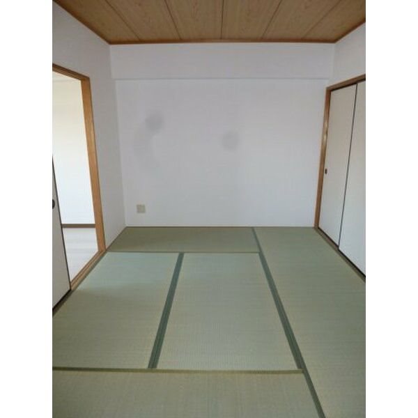 クオリティパレス徳重 ベッドルーム