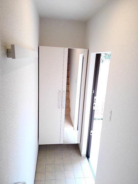 グランドソレーユ菅田 玄関