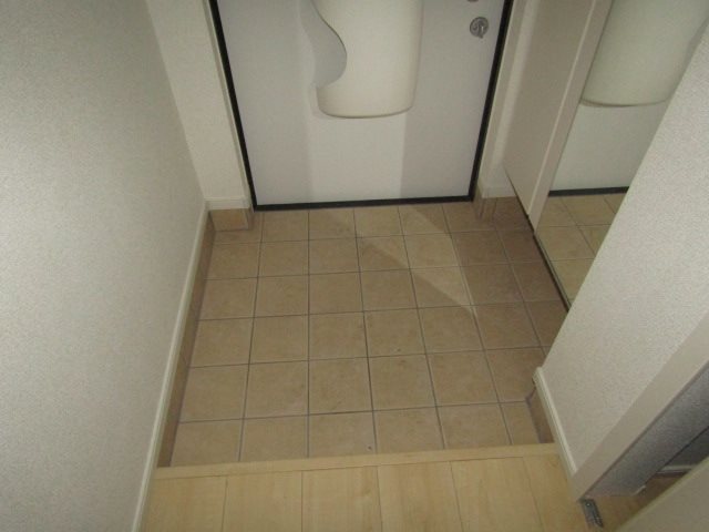 ラシャンブル浦里 玄関