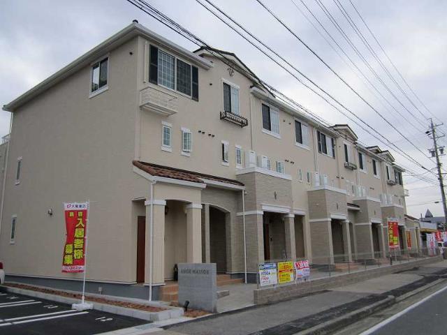 アンジュメゾン 駐車場