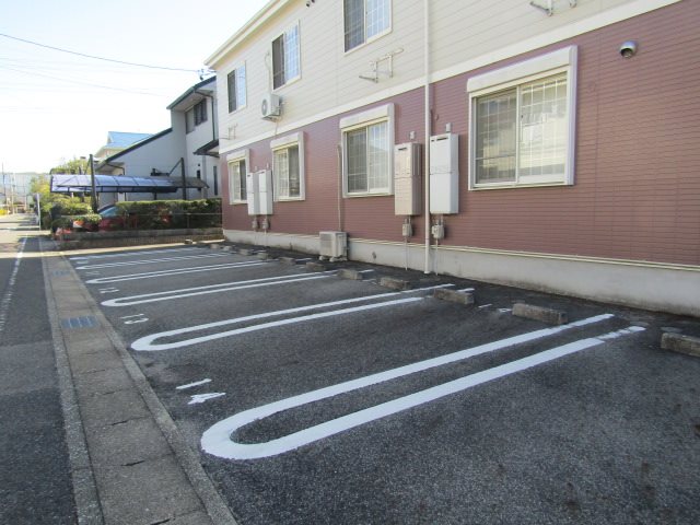 リンム緑 駐車場