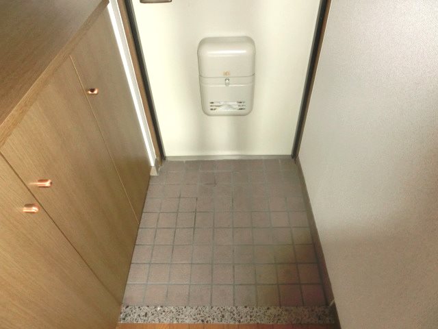 フレンドビル21 玄関