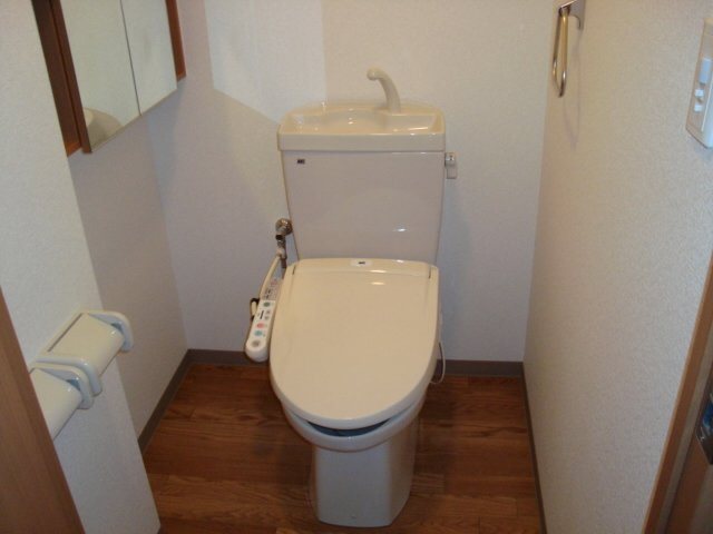 Ｆ・ロッシュ（エフロッシュ） トイレ