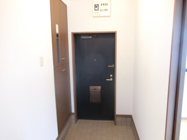 ニューパレス上ノ山 玄関