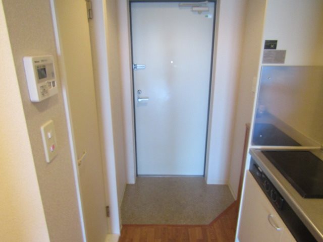 カレッジヒルズ竹ノ山 玄関