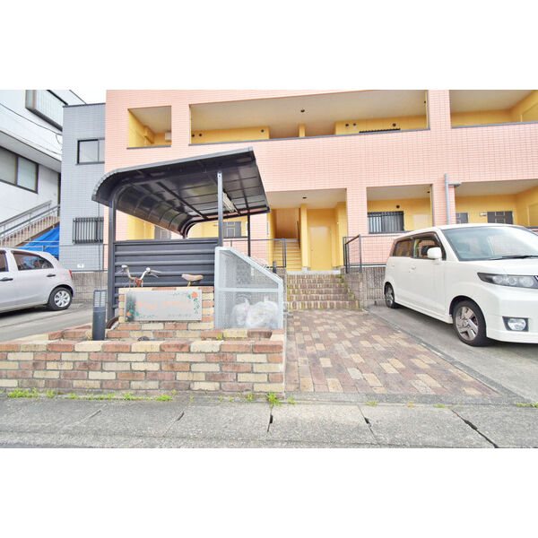 ハニーガーデン 駐車場