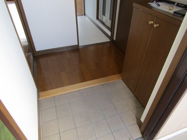 アーデルコート岩崎台 玄関