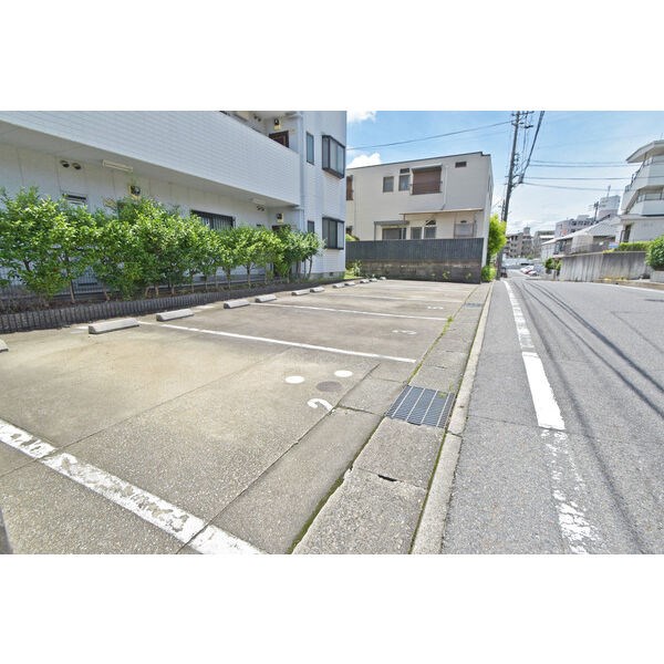 クワルト・ボン・Ｔ 駐車場