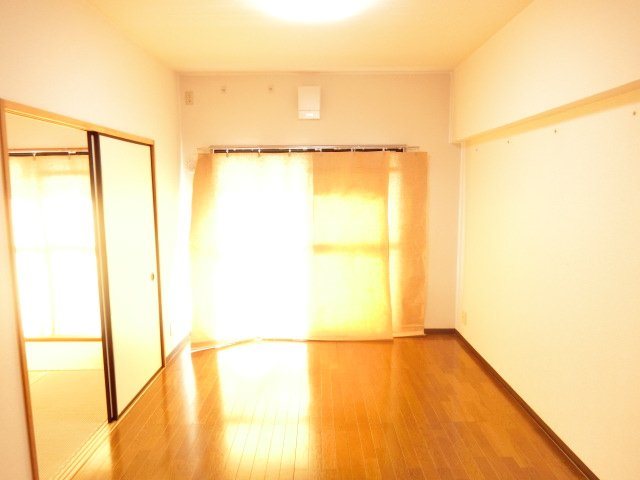 アーバンドエル原 リビング