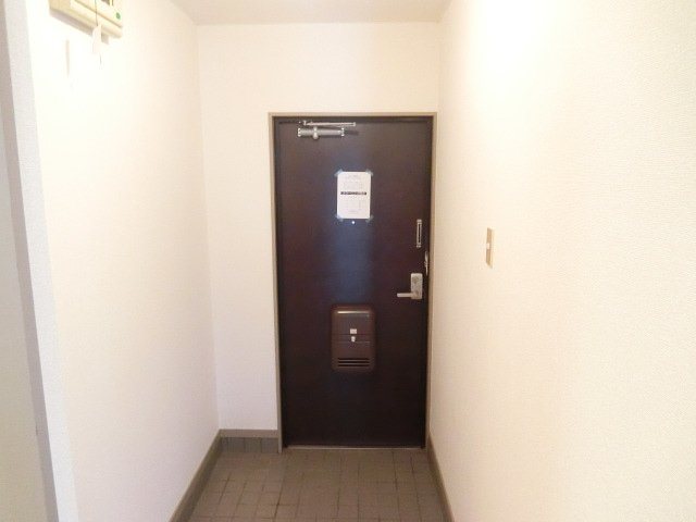 スティルネス洋 玄関