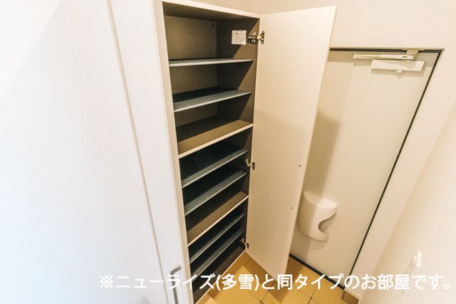 サンローズ旭 玄関