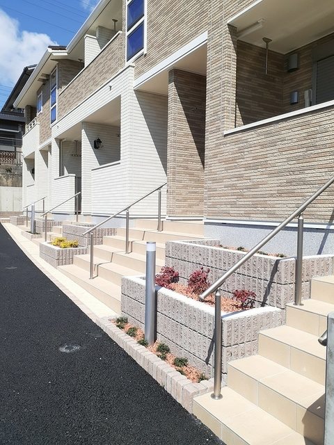 アドラブール エントランス