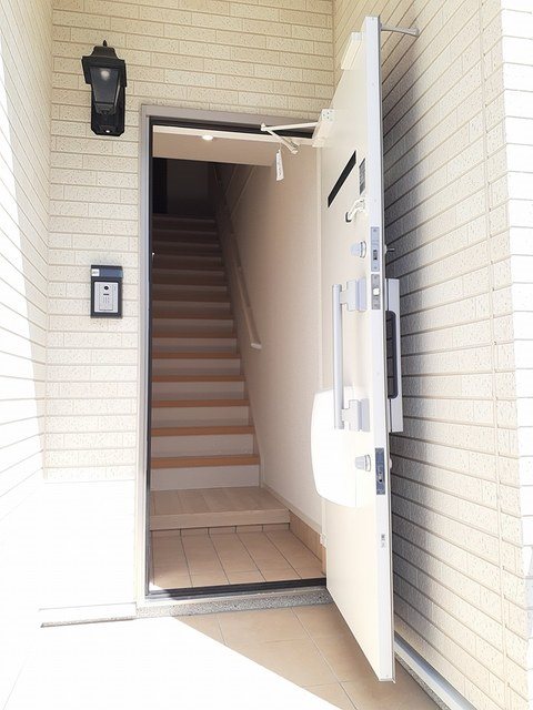 アドラブール 玄関