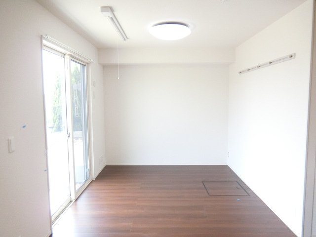 ウエストヒルズ岩崎台　Ａ棟 リビング