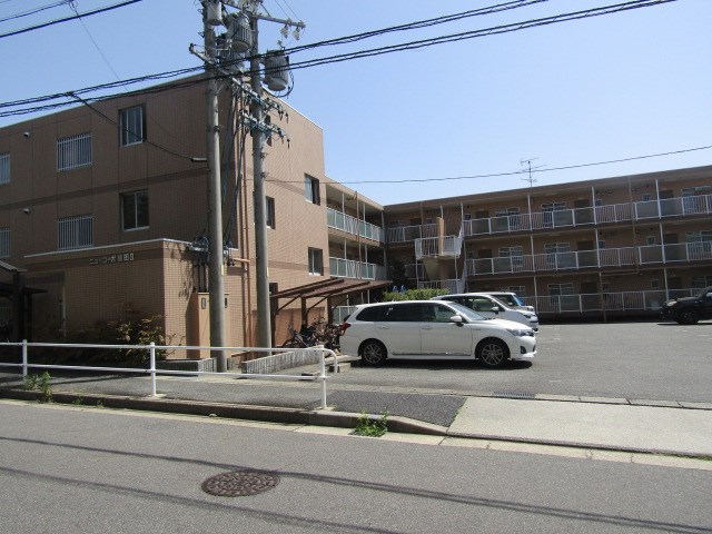 ニューコーポ植田Ⅱ 駐車場