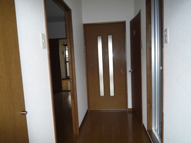 ダイナミックII 玄関