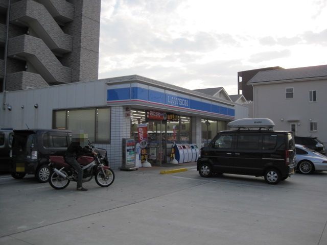 三好丘桜二丁目戸建て コンビニ