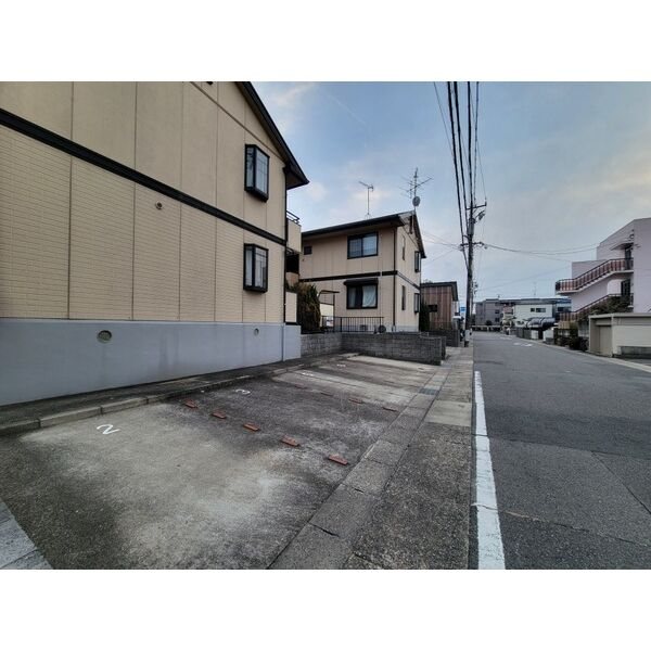 アルタビスタ　A棟 駐車場