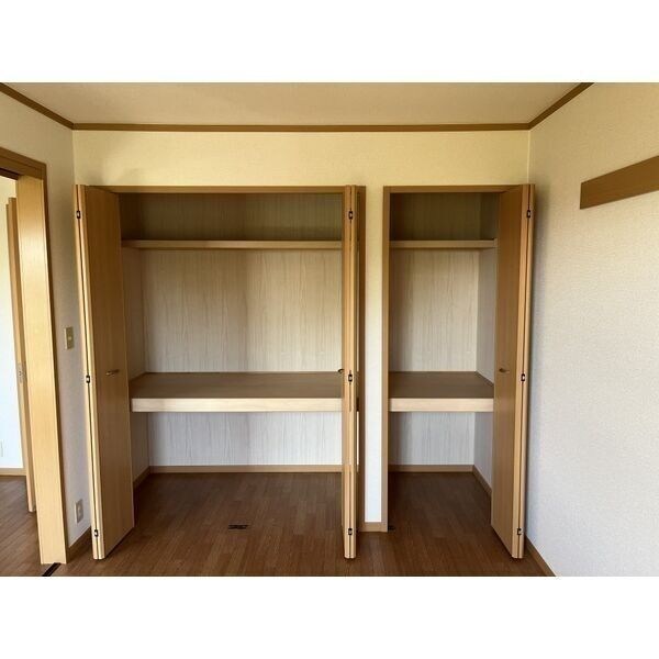 サフィニアガーデンＡ 収納