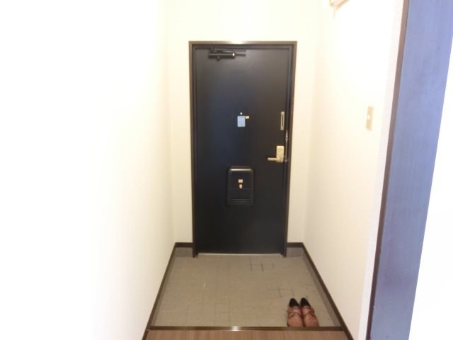 グランドハイツ日進 玄関