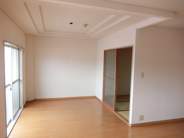 クリスタルパレス リビング
