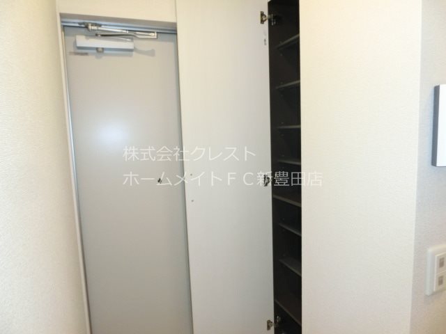 ピュアリス 玄関