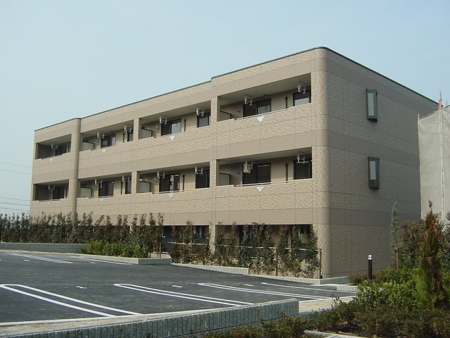 アバンサール 駐車場