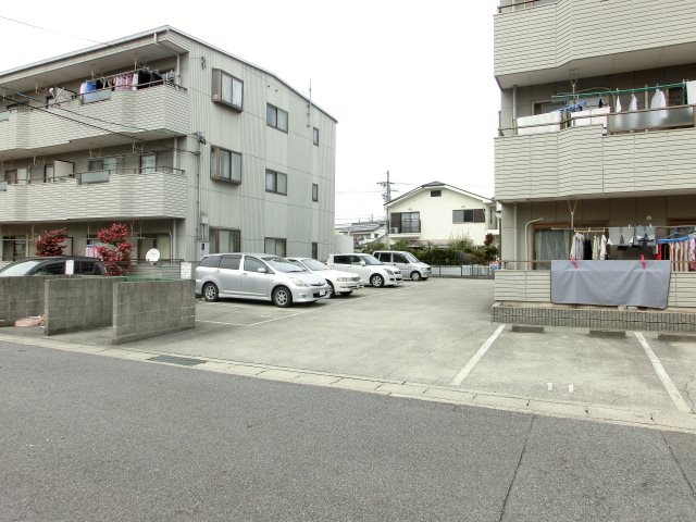 セントポーリアイースト 駐車場