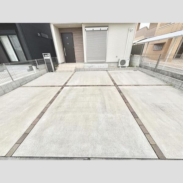 新前田戸建 駐車場