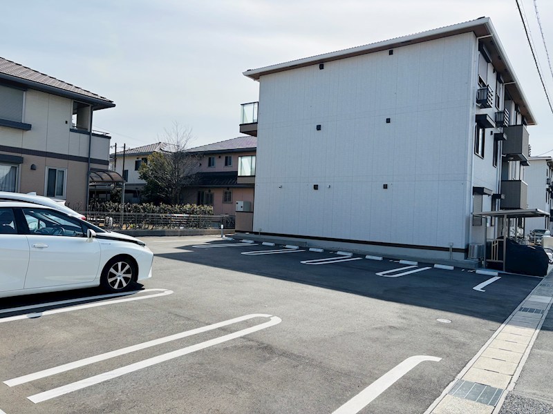 GRAND D-ROOM浄水 N棟 駐車場
