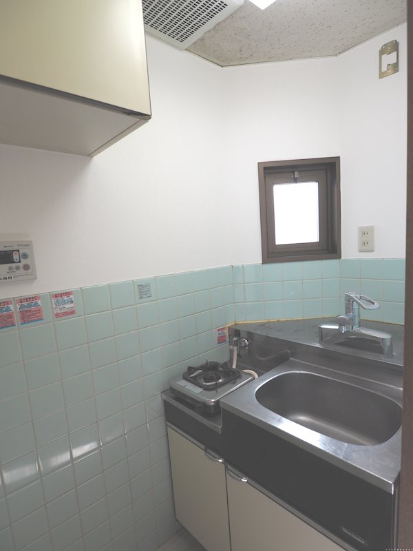 サンメイツカモシタ キッチン