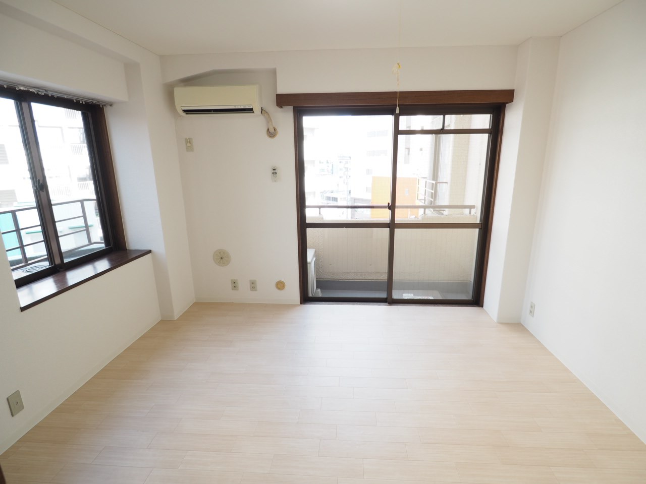 サンメイツカモシタ リビング