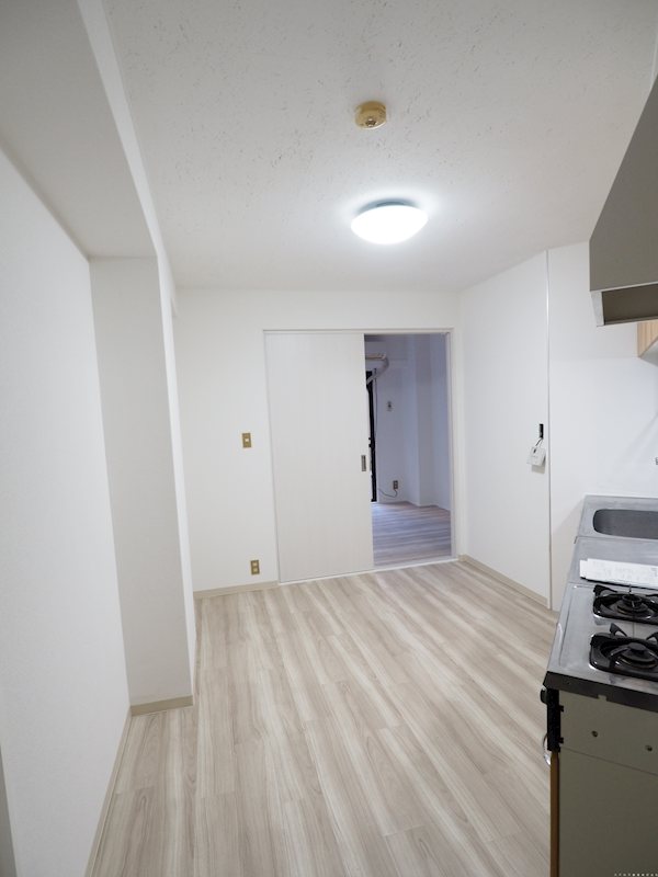 サンメイツカモシタ リビング