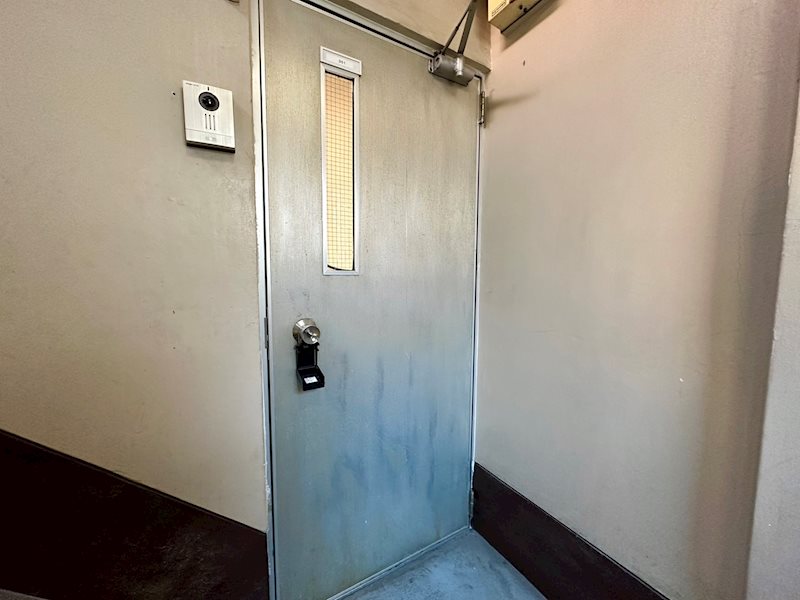 米山ビル 玄関