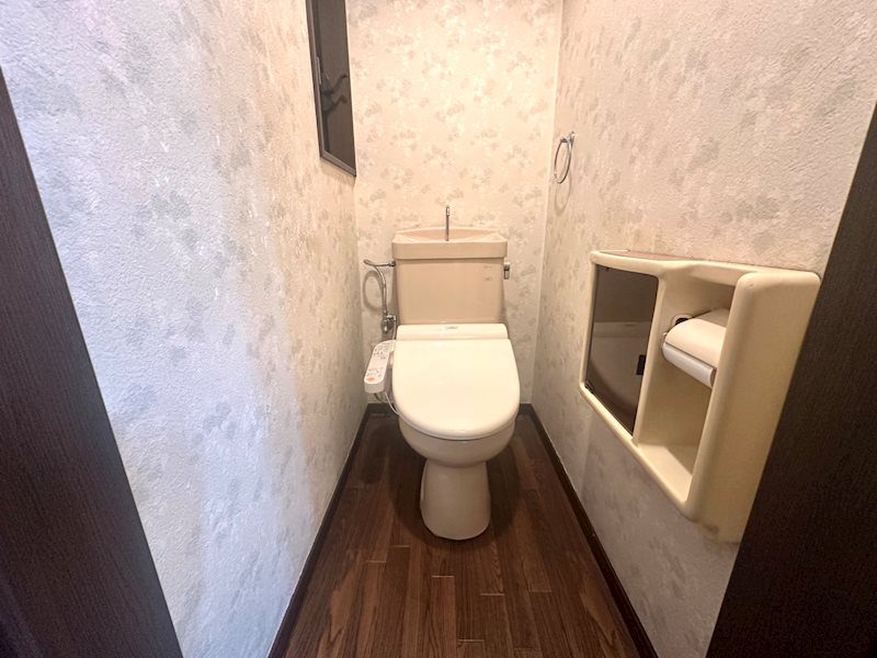 成城9丁目戸建 トイレ